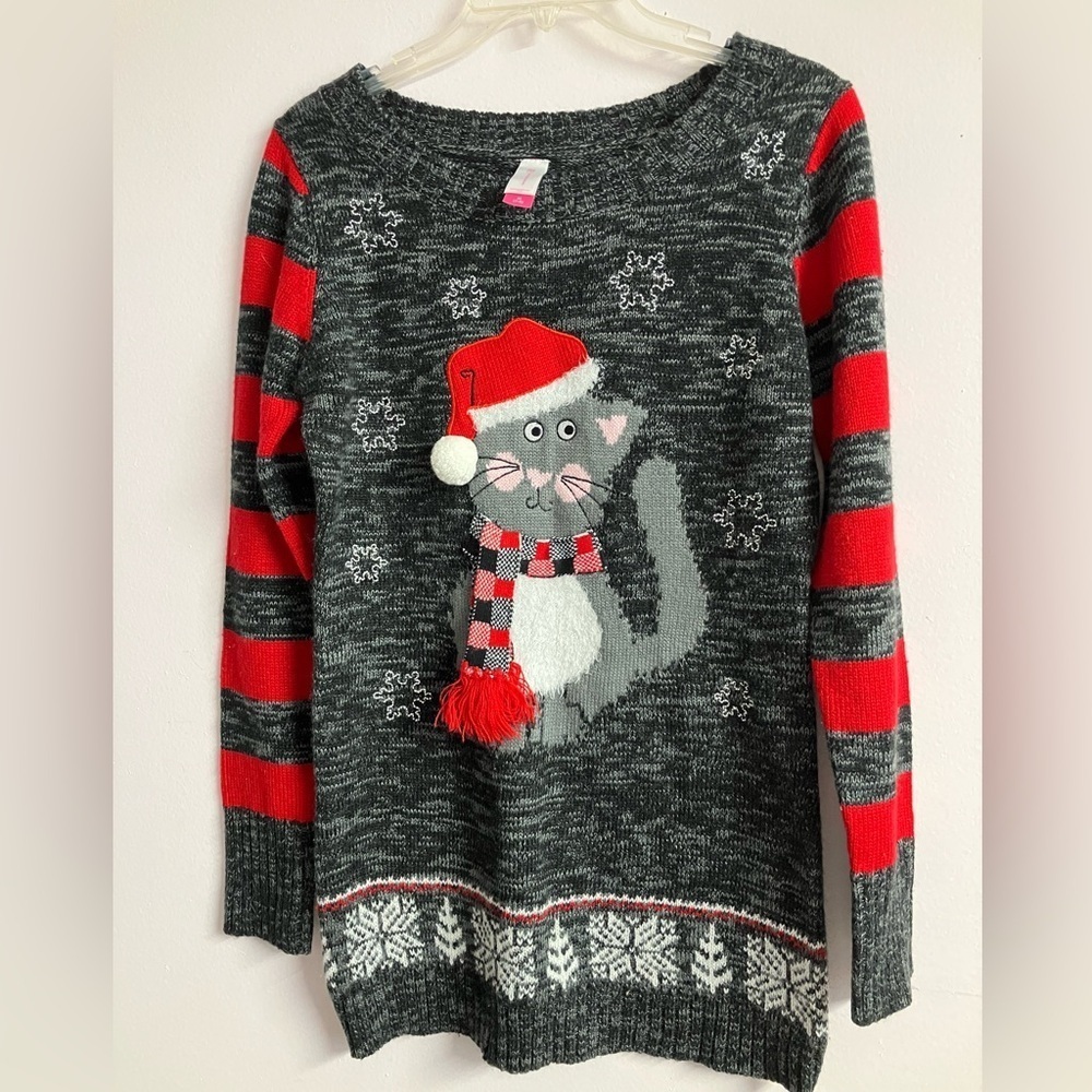 No Boundaries Women’s Winter/Holiday/Cat Sweater, M (7-9), Cat Theme, Gray/Red